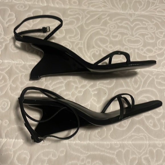 Reformation Emilia Wedge Sandal Black Suede Size 9.5 Brand New, Never Worn - Picture 5 of 8